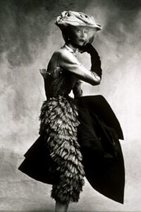alta costura, balenciaga, disney, historia de la moda, moda
